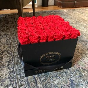 Venus Et Fleur Large Red Rose Box - dried preserved roses